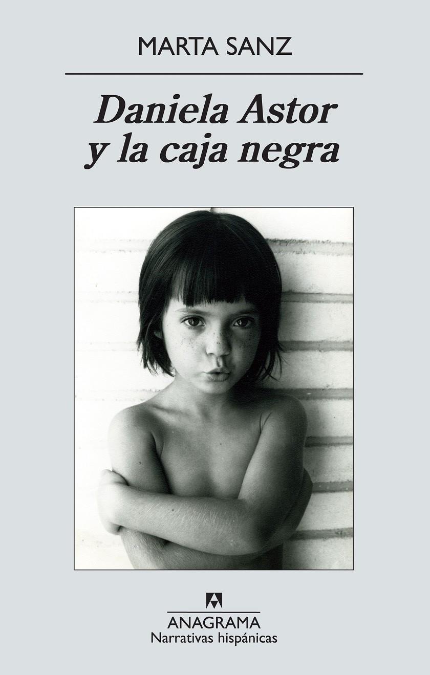 DANIELA ASTOR Y LA CAJA NEGRA | 9788433997623 | SANZ PASTOR, MARTA | Llibreria Ombra | Llibreria online de Rubí, Barcelona | Comprar llibres en català i castellà online