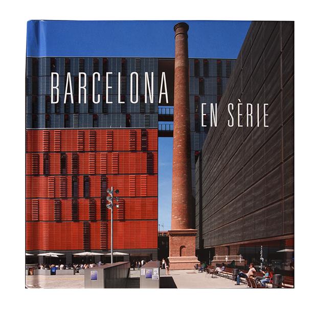 BARCELONA EN SERIE | 9788491560814 | GIRALT-MIRACLE, DANIEL/ NAVARRO, PEPE (FOTOG.) | Llibreria Ombra | Llibreria online de Rubí, Barcelona | Comprar llibres en català i castellà online